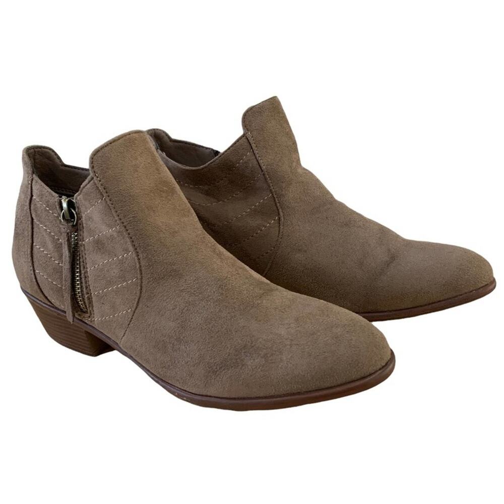 Streetware society booties size 8. Taupe faux suede. Manmade materials.